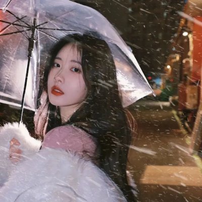 关于路易莎海报